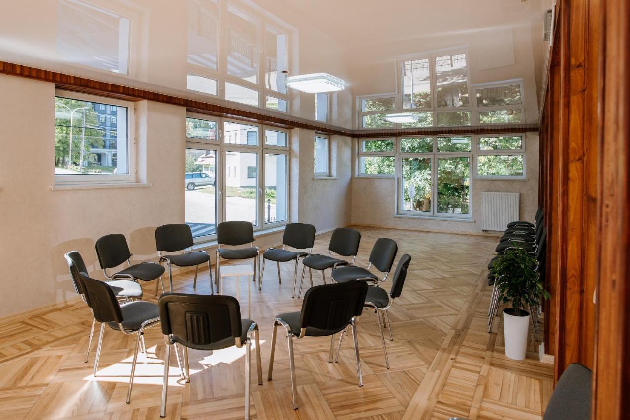 Hotel Оранта à Trouskavets Extérieur photo